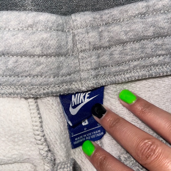 Nike gray joggers - Picture 5 of 6